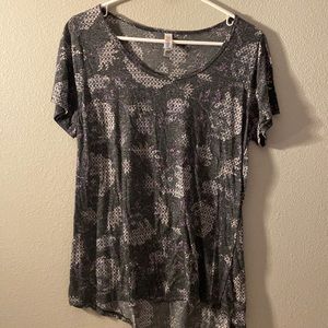 LulaRoe Classic T - M